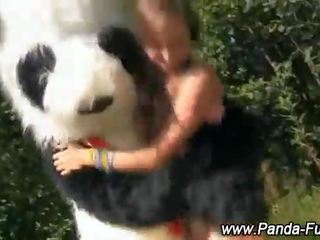Fetiš najstnice dobi off s igrače panda