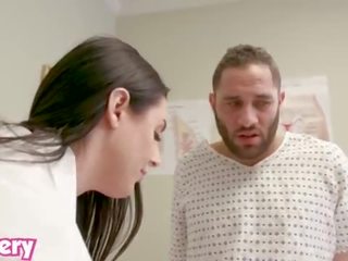 Trickery - medic angela vit fucks den fel patienten