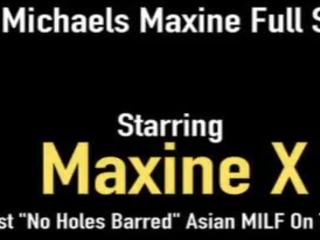 Gek aziatisch mam maxinex heeft kap over- hoofd een groot manhood in haar pussy&excl;